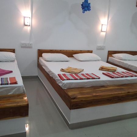 Share Safari House Udawalawe Bed and Breakfast Buitenkant foto