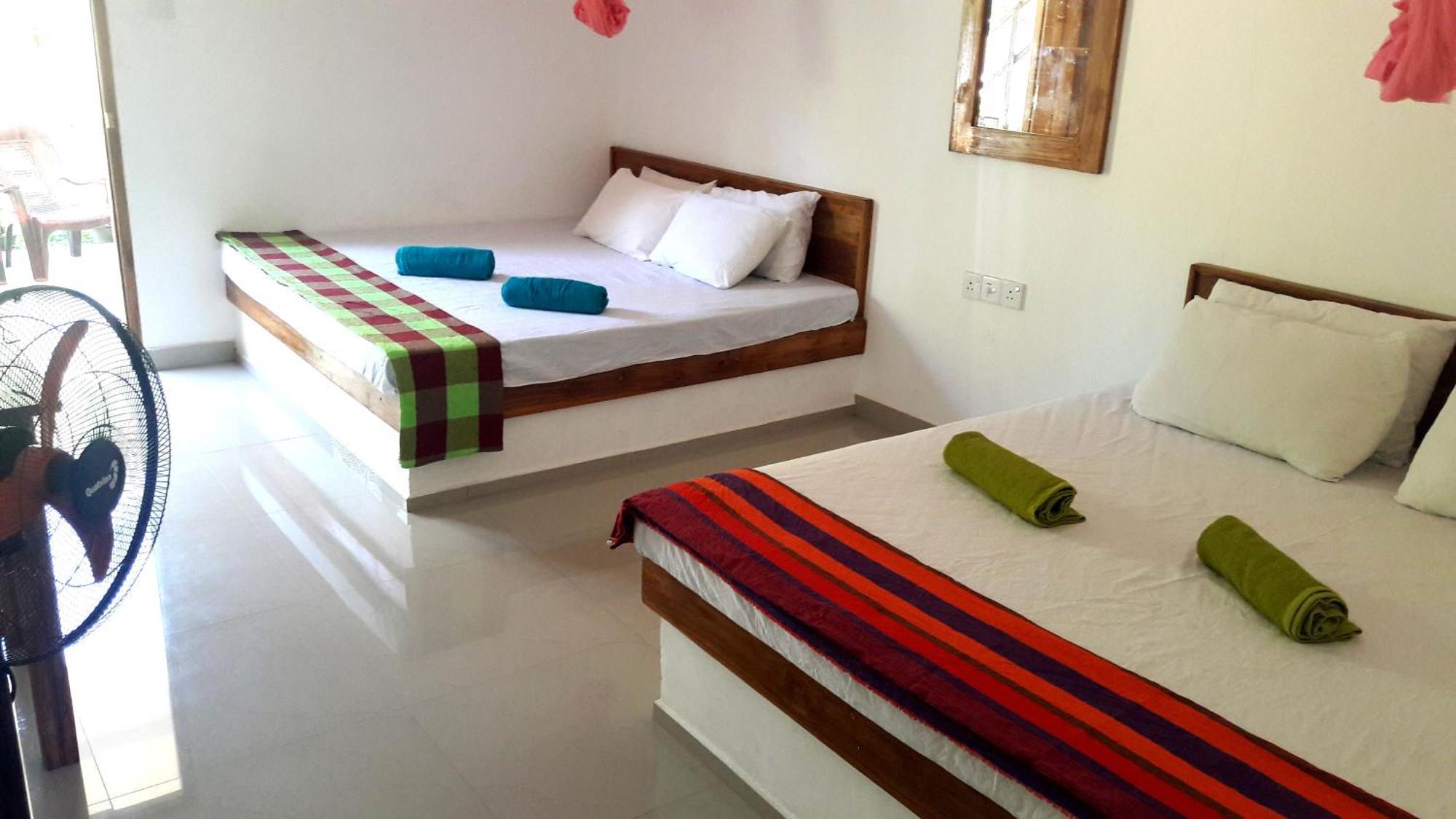 Share Safari House Udawalawe Bed and Breakfast Buitenkant foto