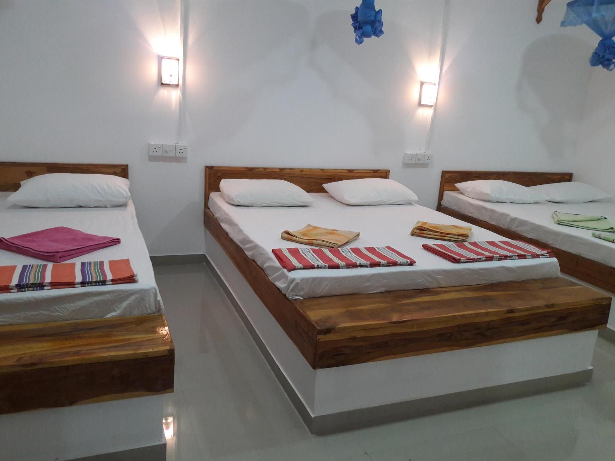 Share Safari House Udawalawe Bed and Breakfast Buitenkant foto