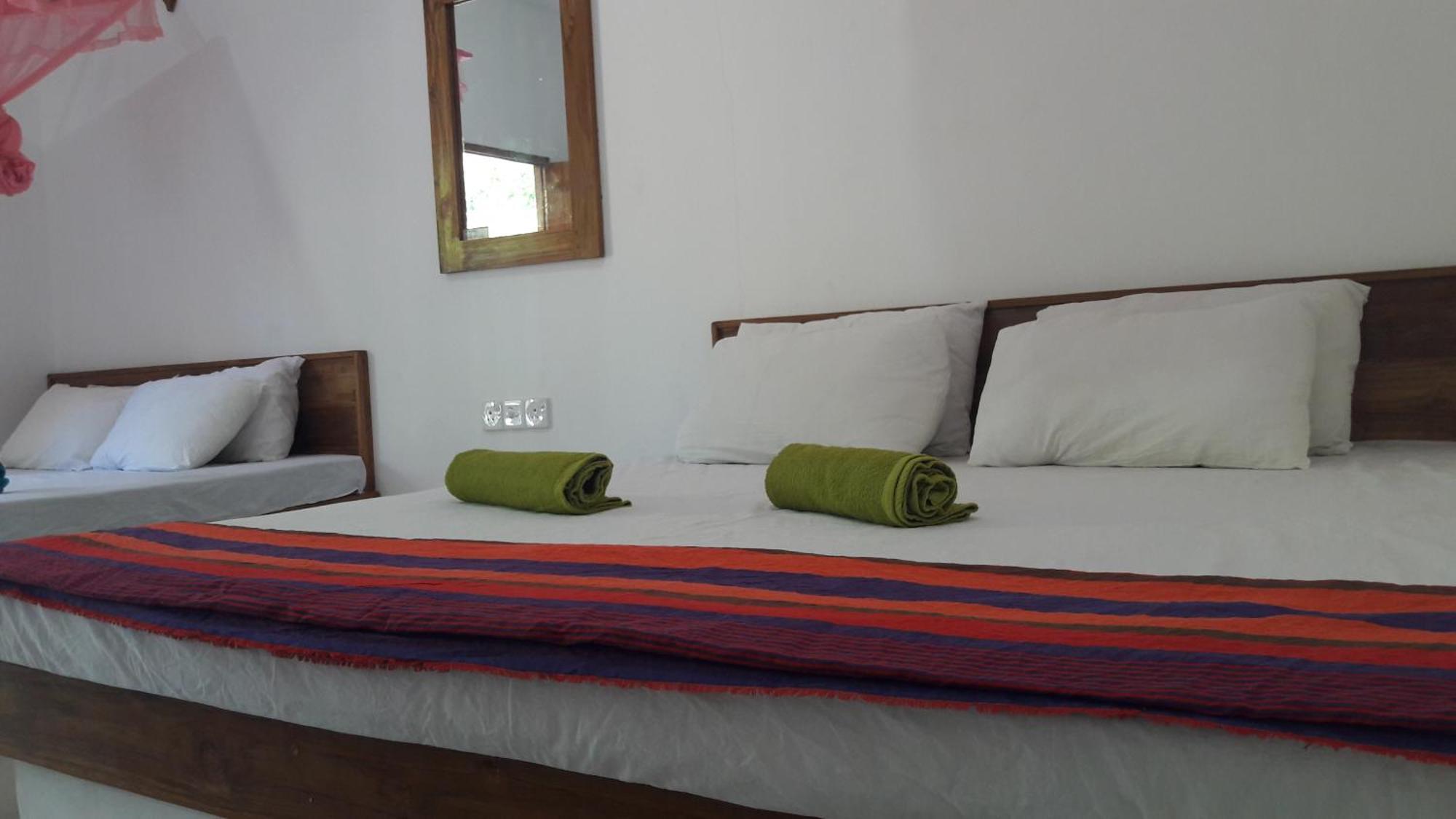 Share Safari House Udawalawe Bed and Breakfast Buitenkant foto
