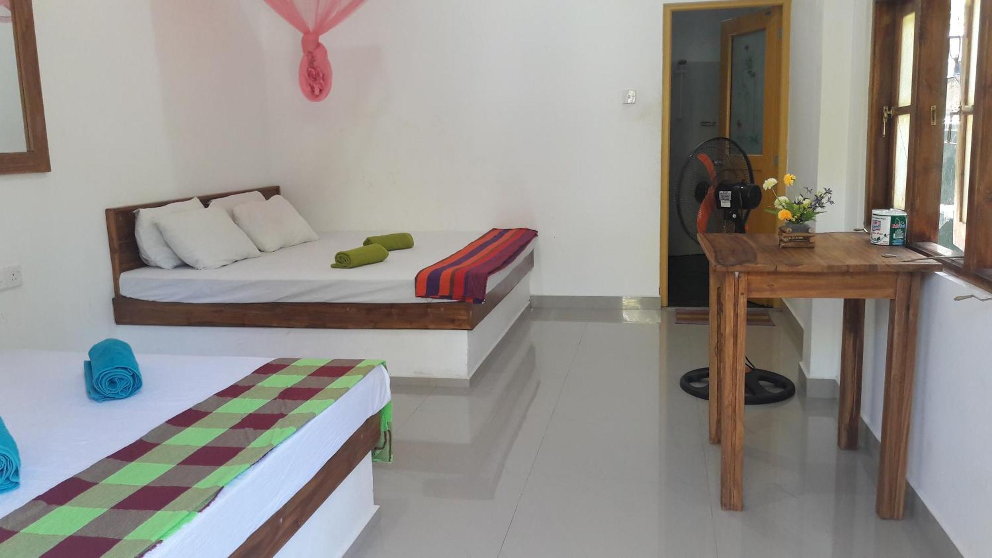 Share Safari House Udawalawe Bed and Breakfast Buitenkant foto