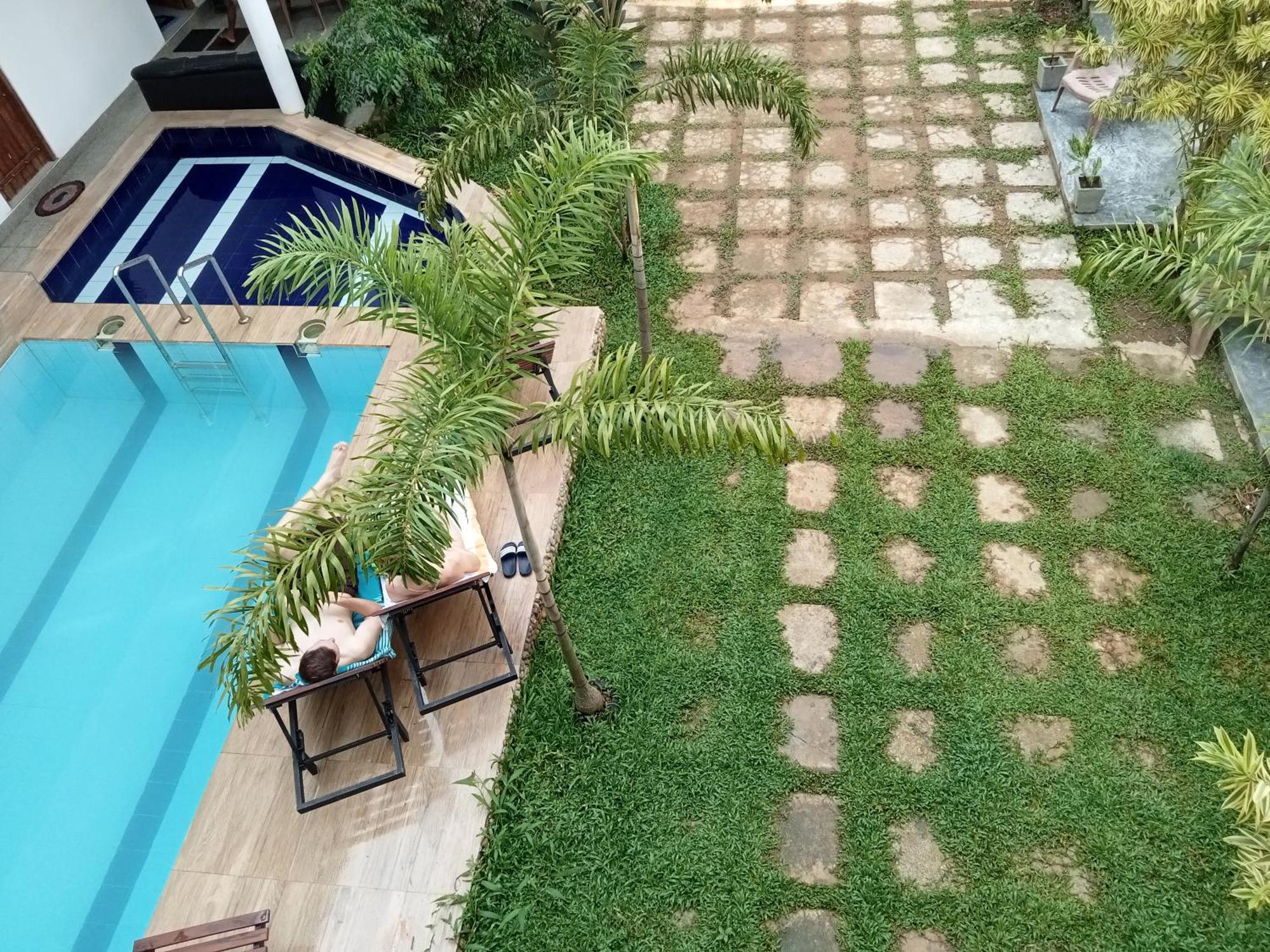 Share Safari House Udawalawe Bed and Breakfast Buitenkant foto
