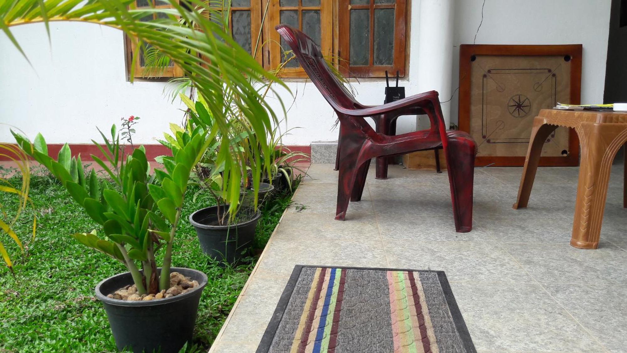 Share Safari House Udawalawe Bed and Breakfast Buitenkant foto